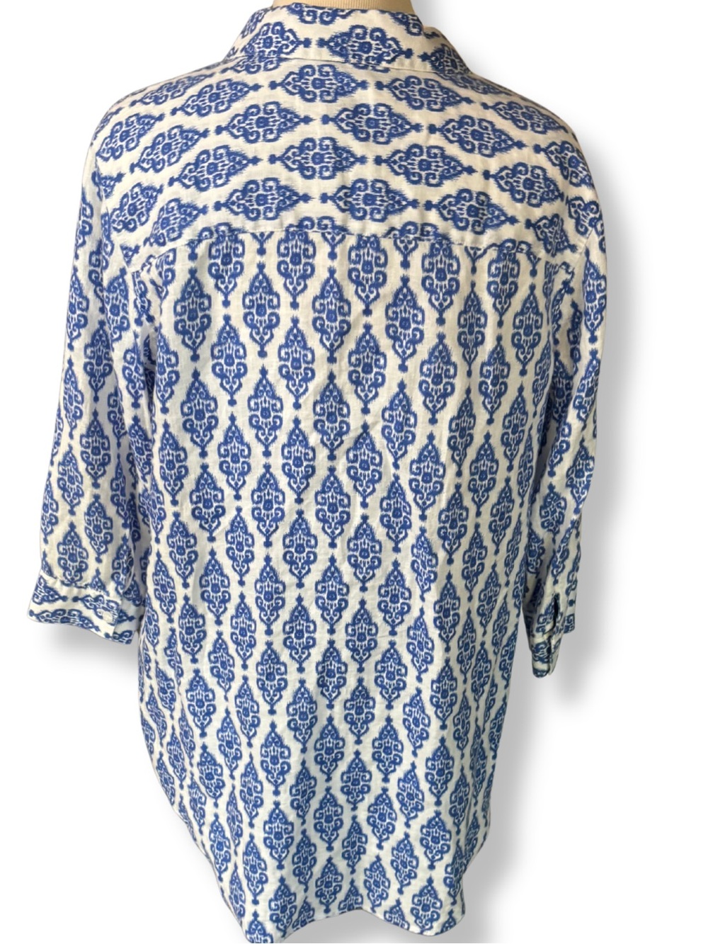 Chico’s 100% Linen No Iron Blue White Ikat Button Front Shirt Tunic Size 2 Large - Picture 3 of 8